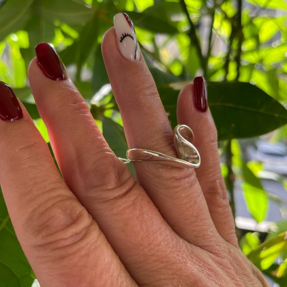 Sterling Silver Ring - Picture 3 of 9